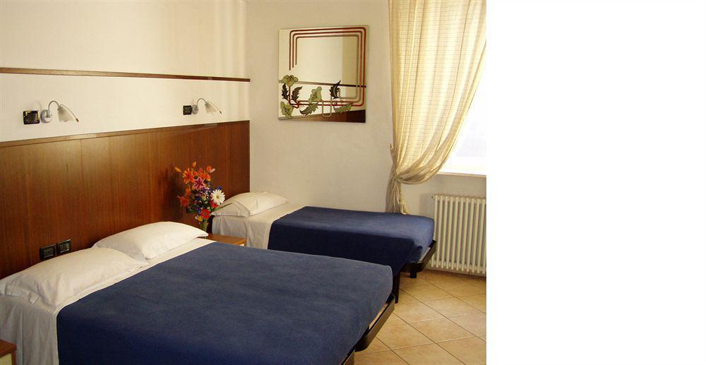 Hotel Paradise Airport Forlì Eksteriør bilde