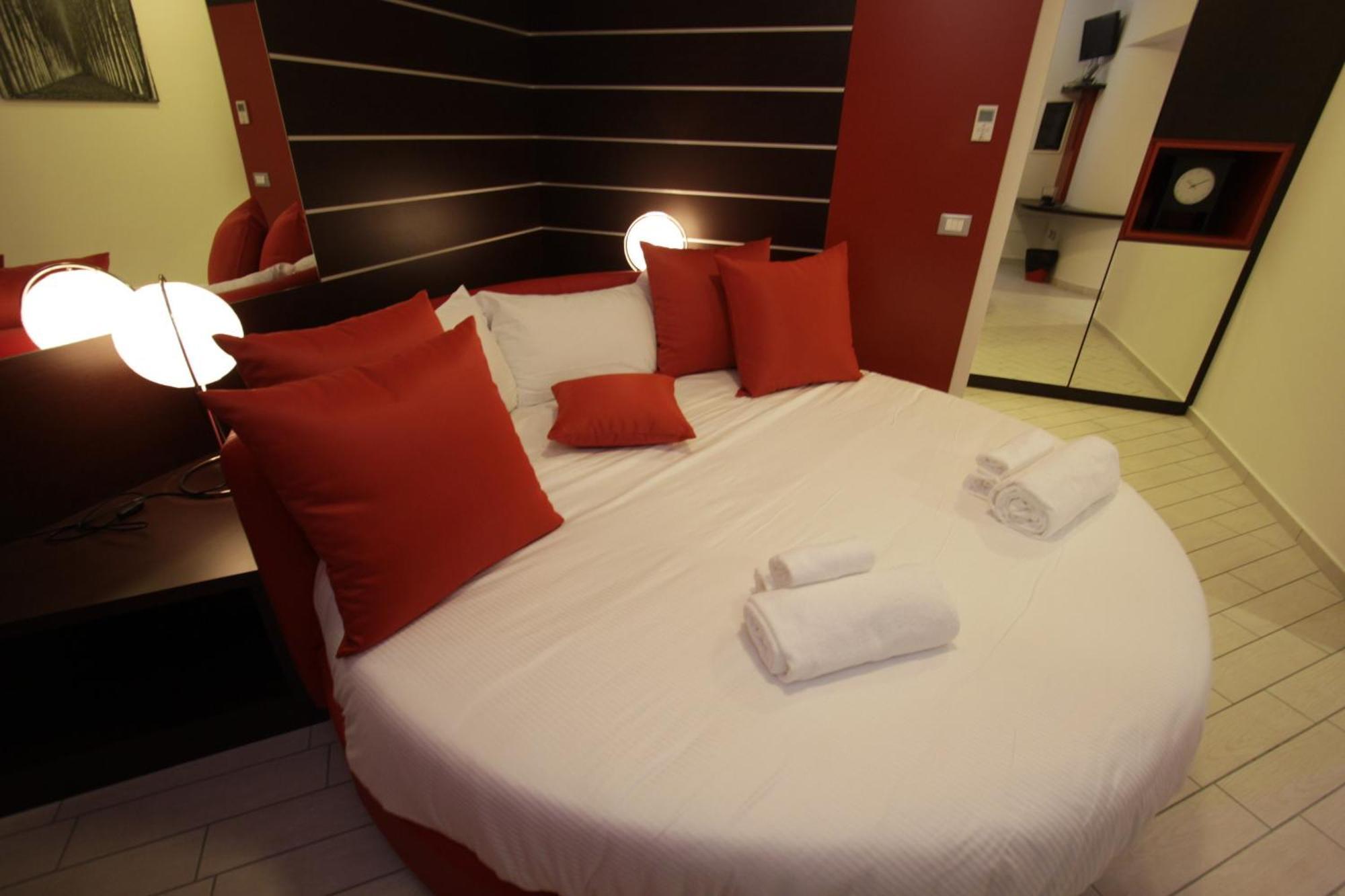 Hotel Paradise Airport Forlì Eksteriør bilde