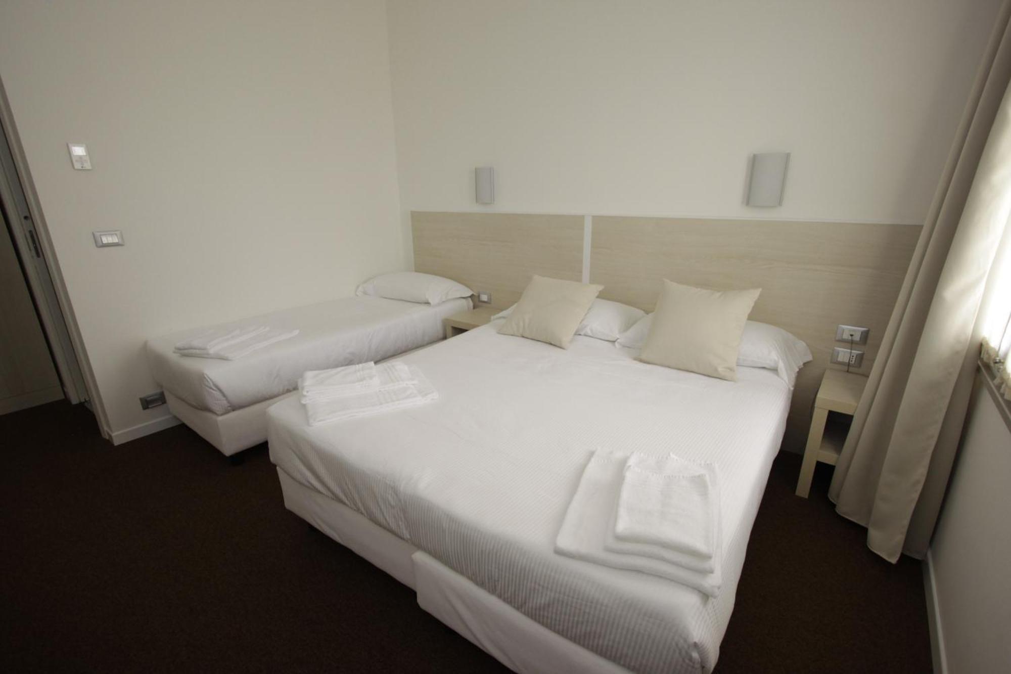 Hotel Paradise Airport Forlì Eksteriør bilde